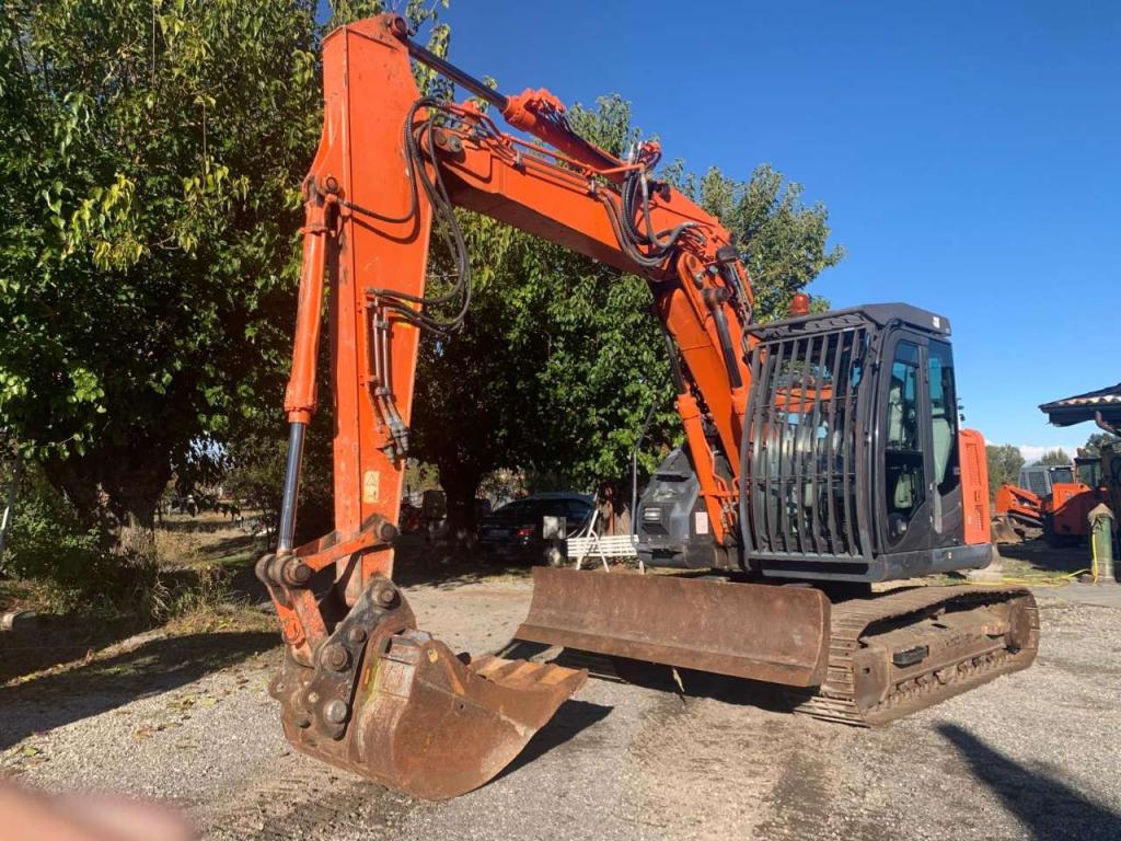 Hitachi ZX135US-5B Photo 5