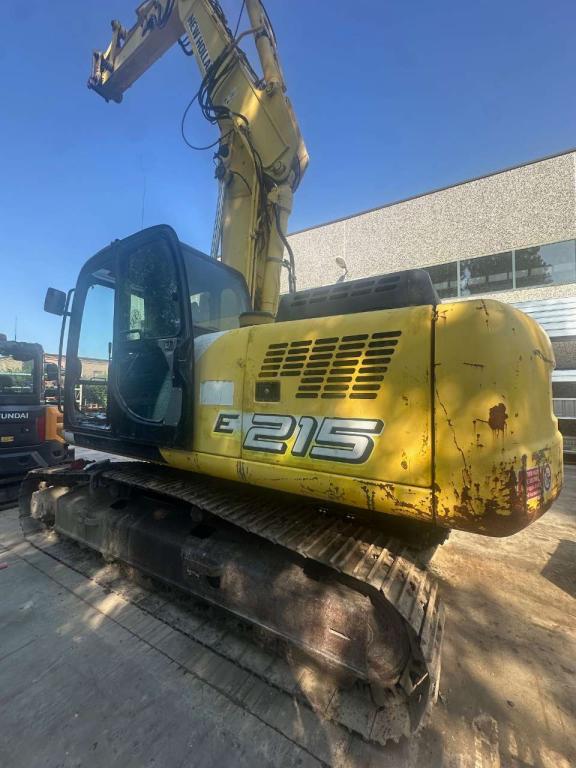 New Holland E215 Photo 3