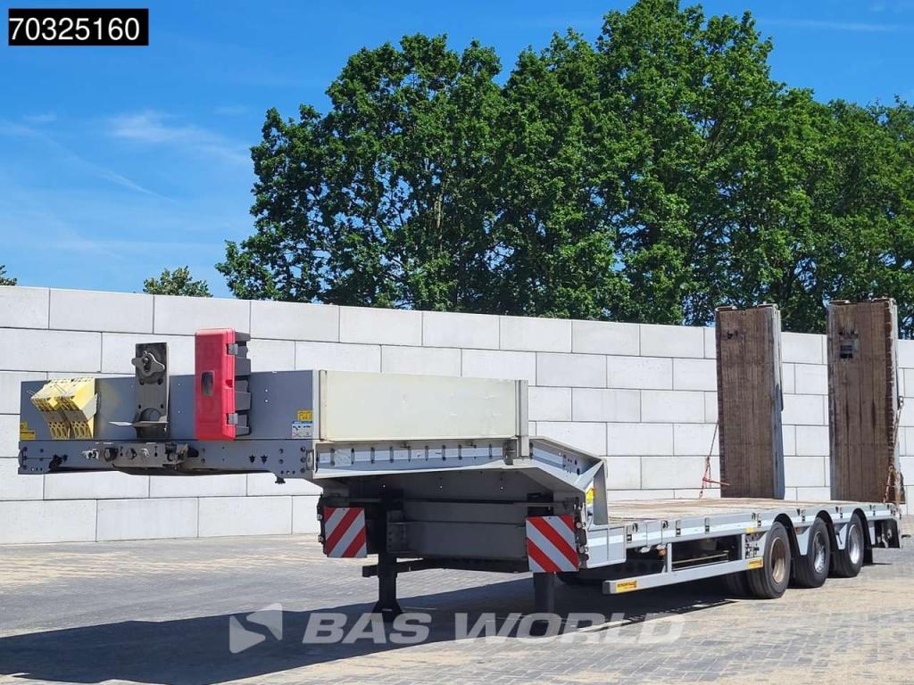 Faymonville F-S43-1AAF 3 axles Extendable 2xSteering Axle Ramps Photo 3