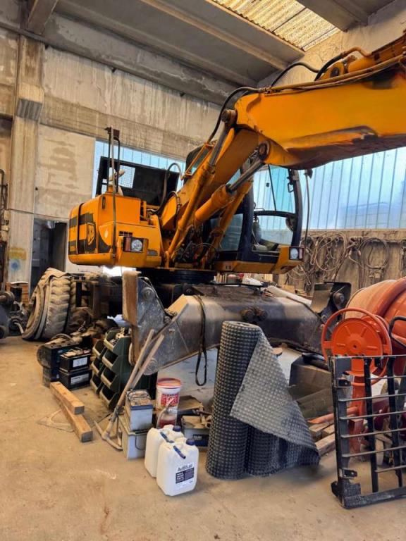 JCB JS130W Photo 1