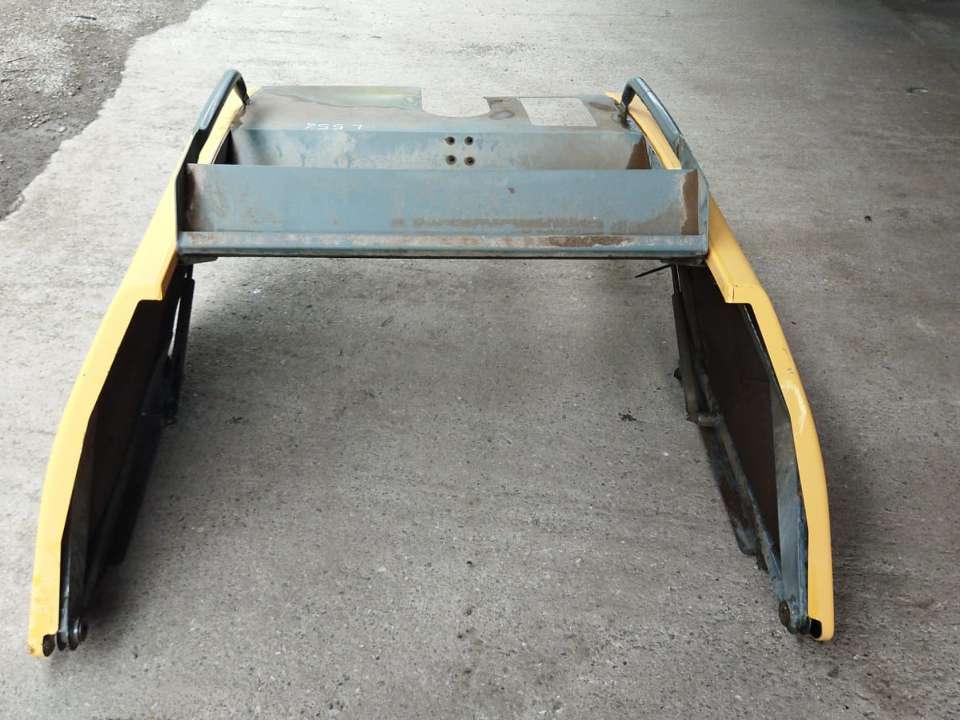 Hood and body panel for Liebherr L 554 Photo 4
