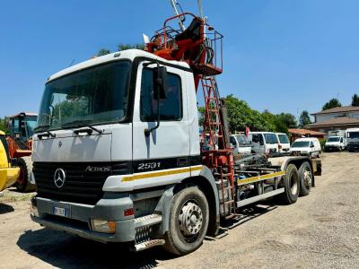 Mercedes-Benz 2631 sold by G.M. Service srl