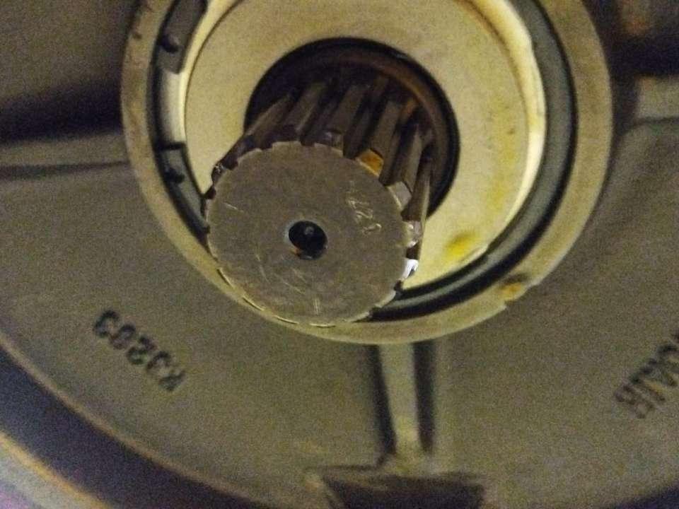 Turntable rotation motor for JCB JS 330 Photo 6