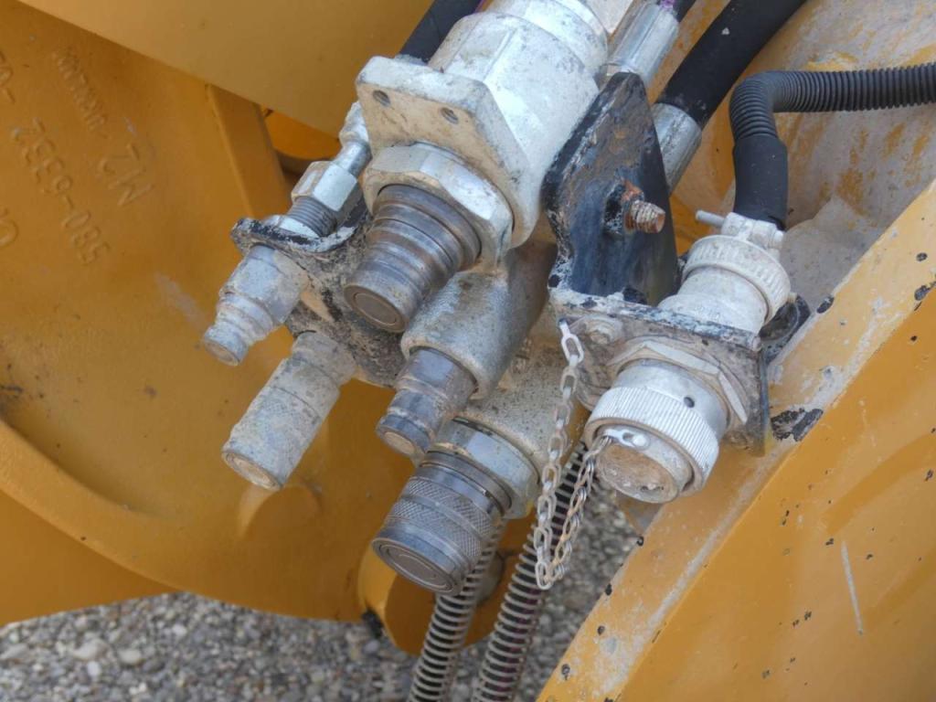 Caterpillar 908 Photo 14