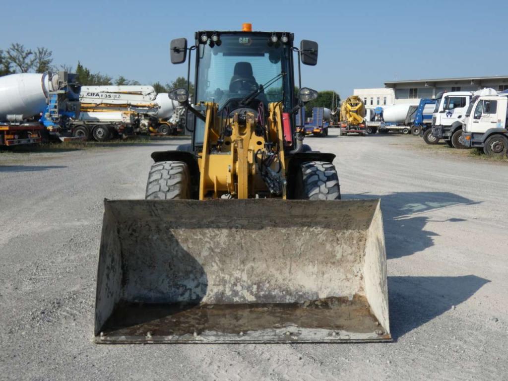Caterpillar 908 Photo 5