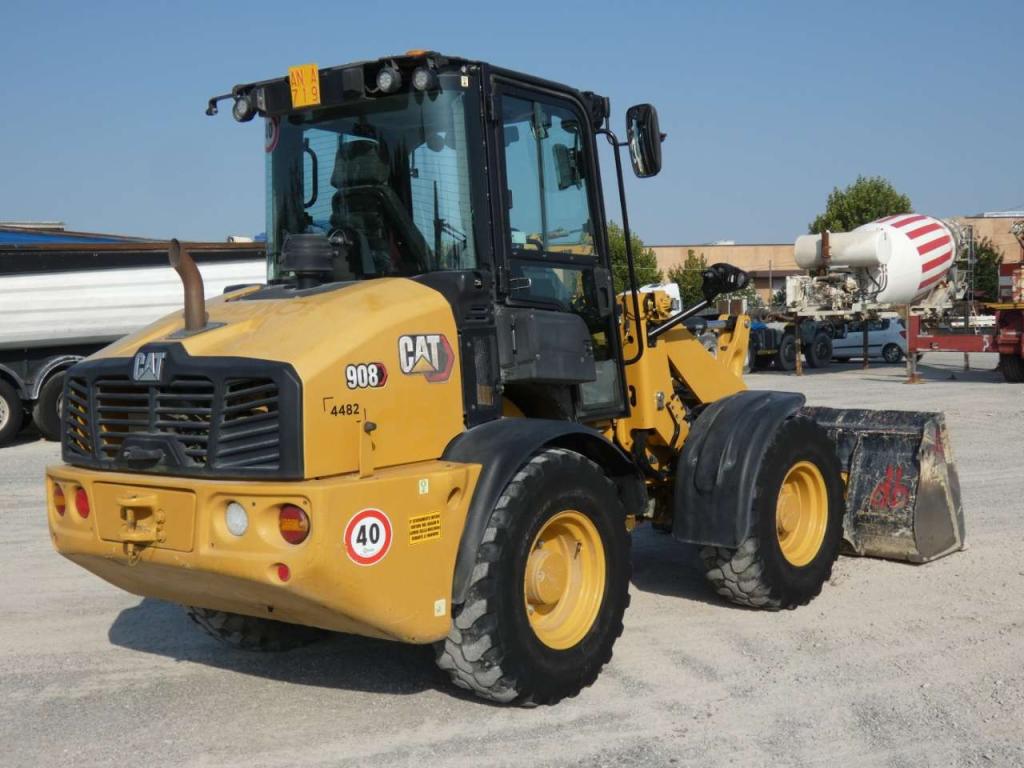 Caterpillar 908 Photo 6