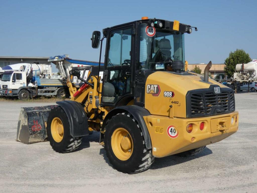 Caterpillar 908 Photo 8