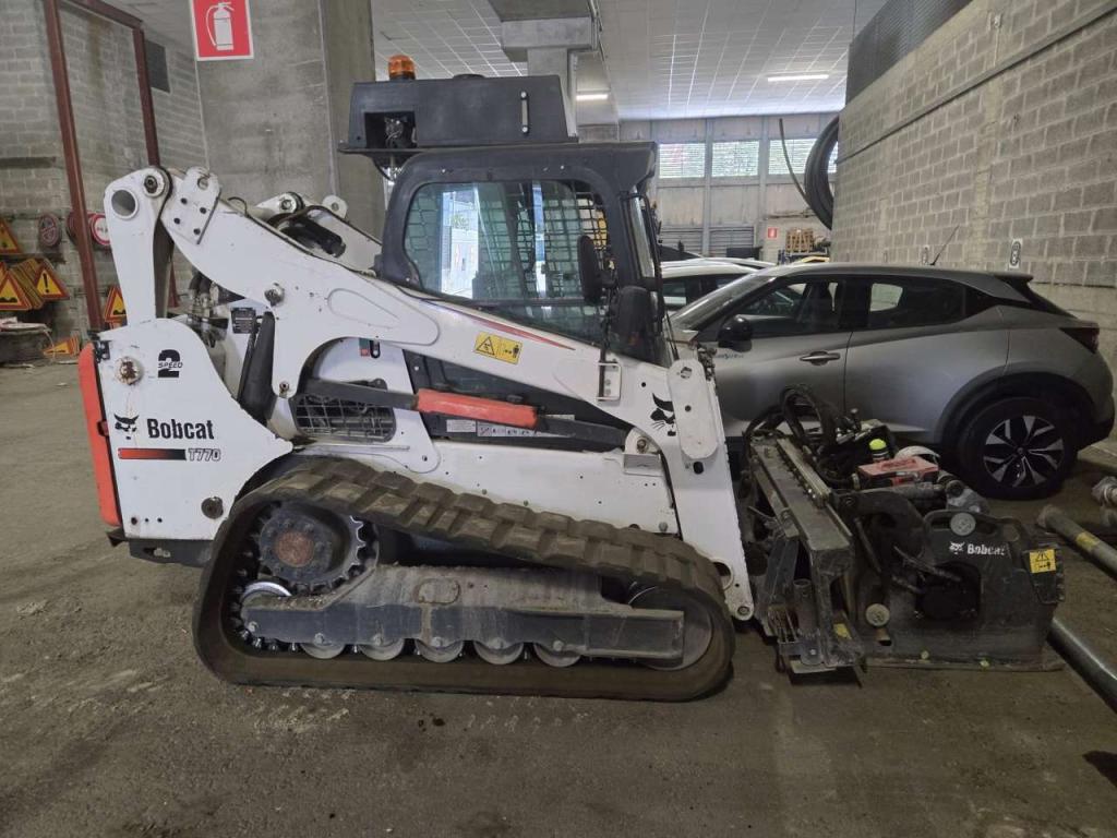 Bobcat T770 Photo 1