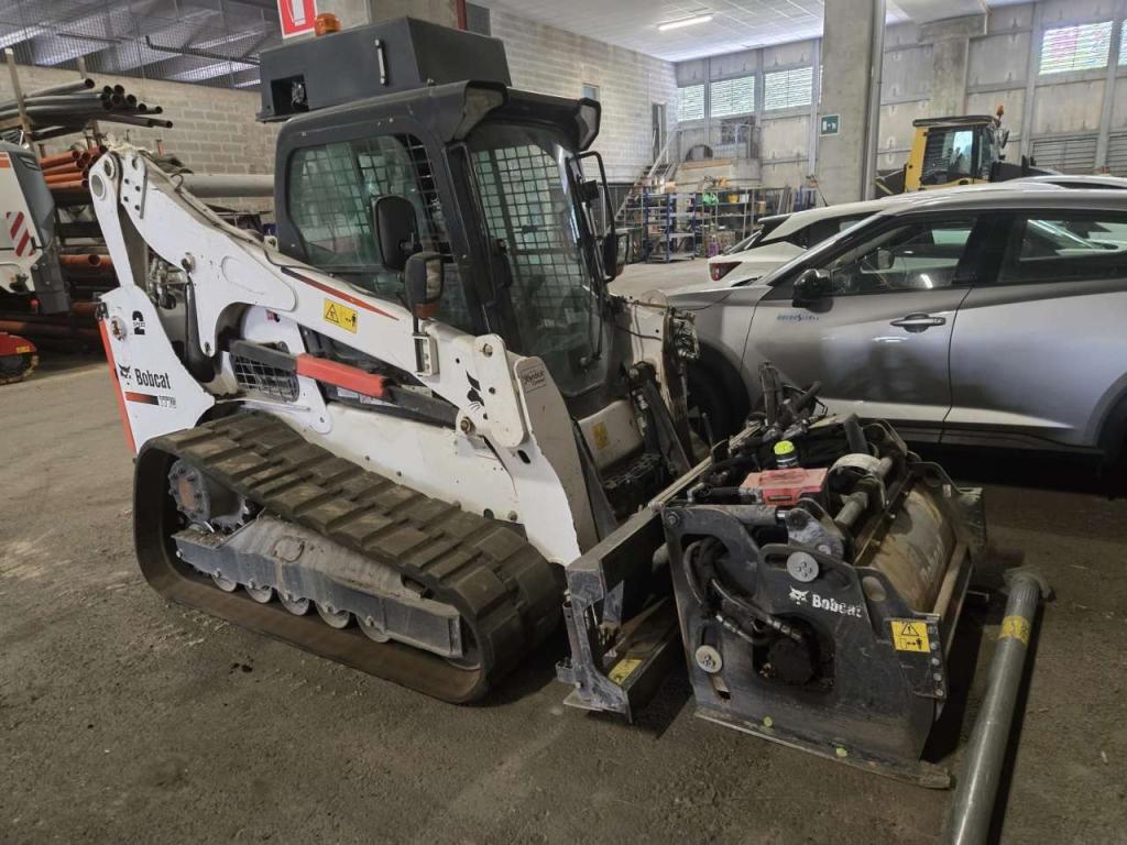 Bobcat T770 Photo 2