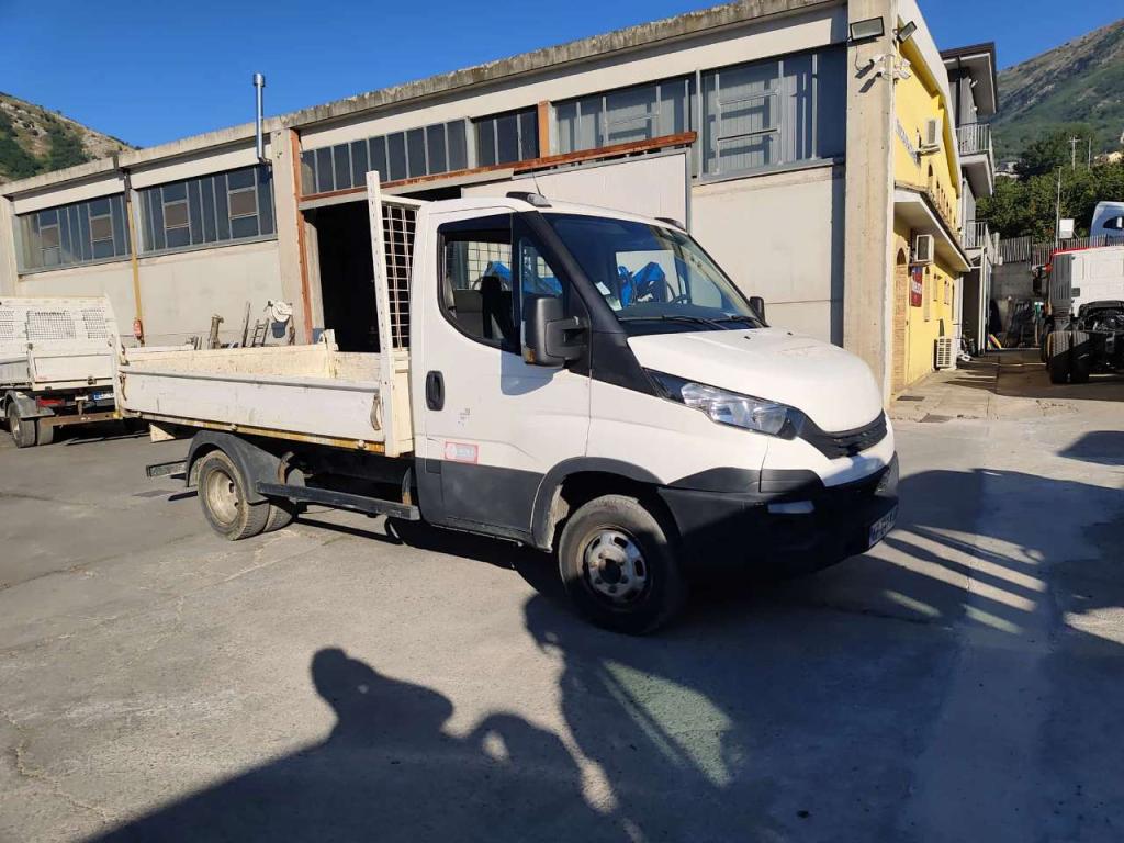 Iveco DAILY 35-120 Photo 24