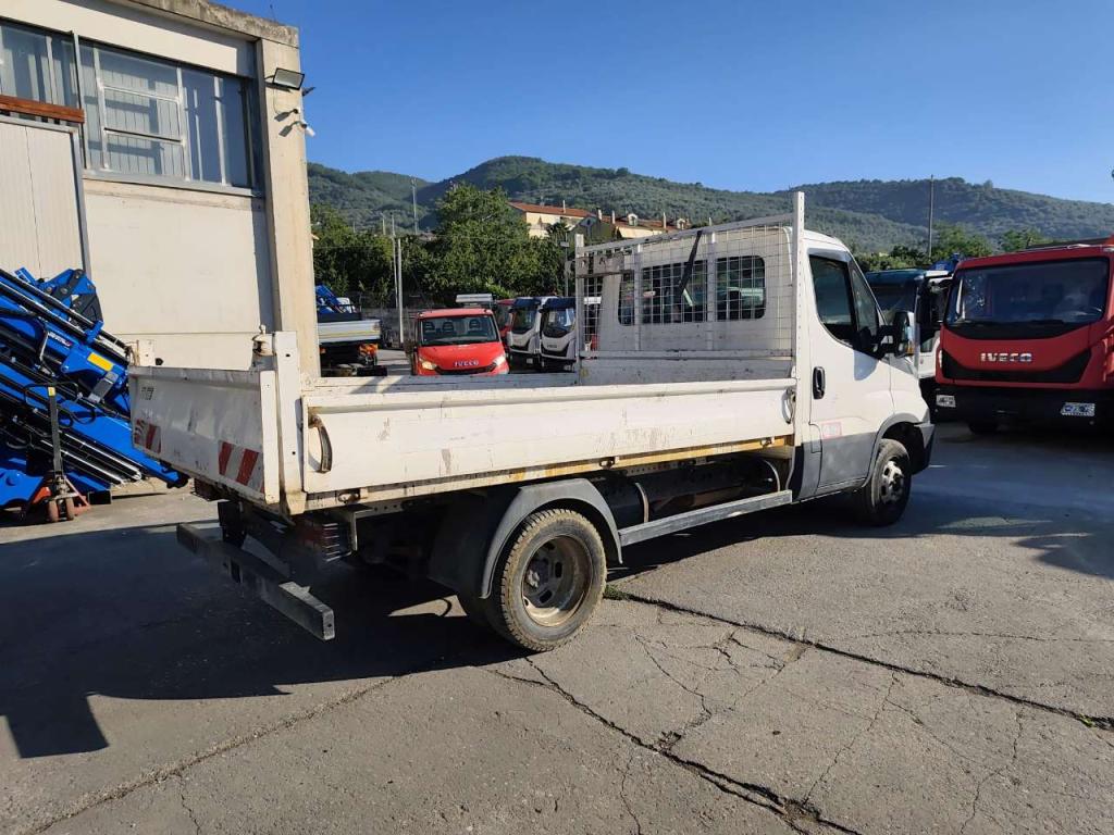 Iveco DAILY 35-120 Photo 25