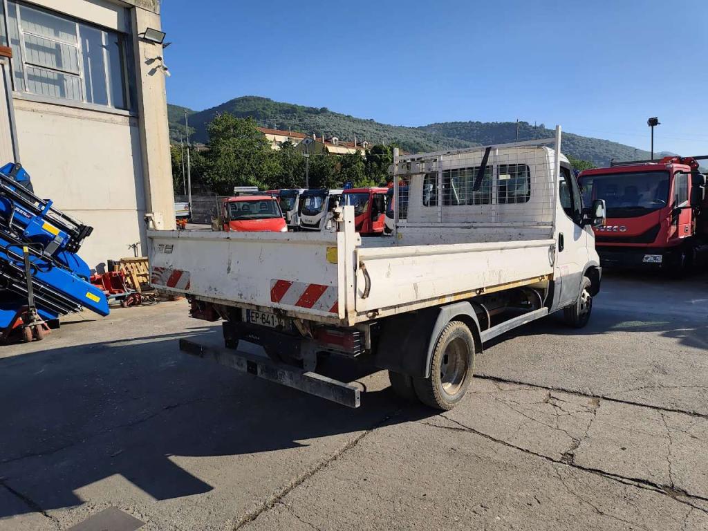 Iveco DAILY 35-120 Photo 26