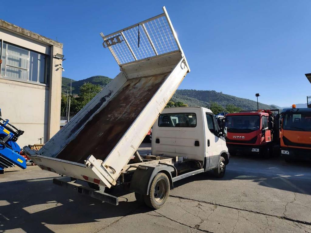 Iveco DAILY 35-120 Photo 4