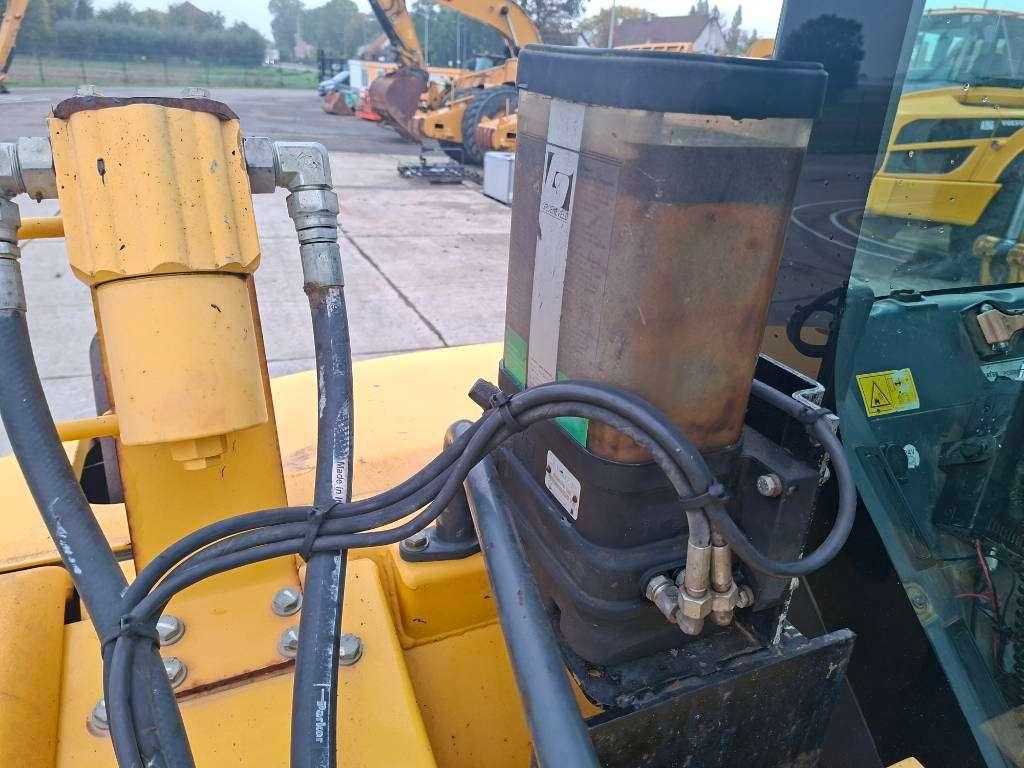 Komatsu PC 88 MR-8 Photo 15