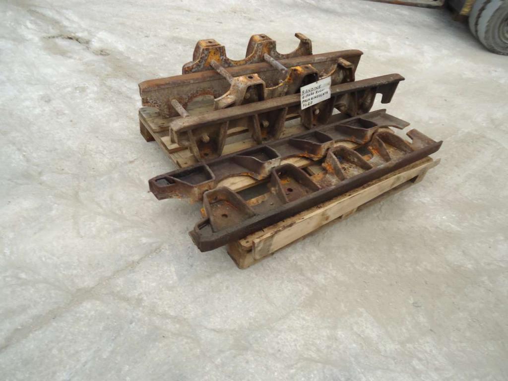 Track roller guard for Fiat Allis FL20 Photo 1