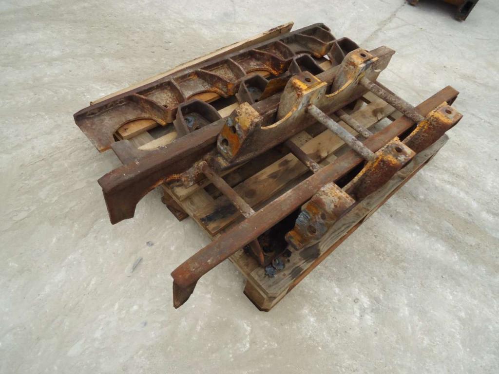 Track roller guard for Fiat Allis FL20 Photo 3