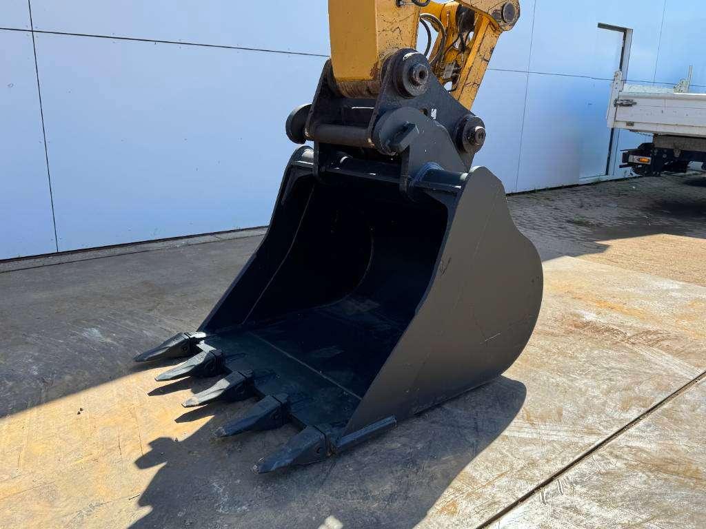 Caterpillar 320FL - Automatic Greasing / Camera Photo 16