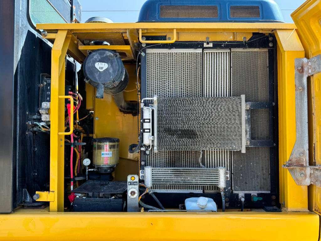 Caterpillar 320FL - Automatic Greasing / Camera Photo 24
