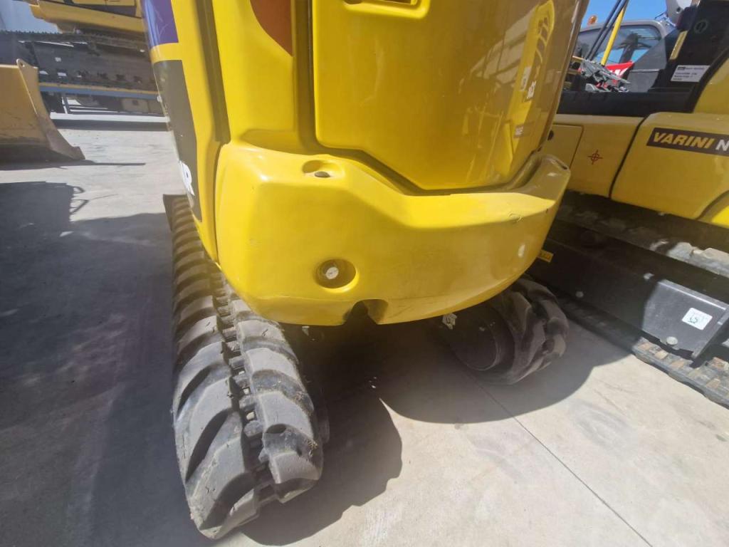 Komatsu PC18MR-5 Photo 3