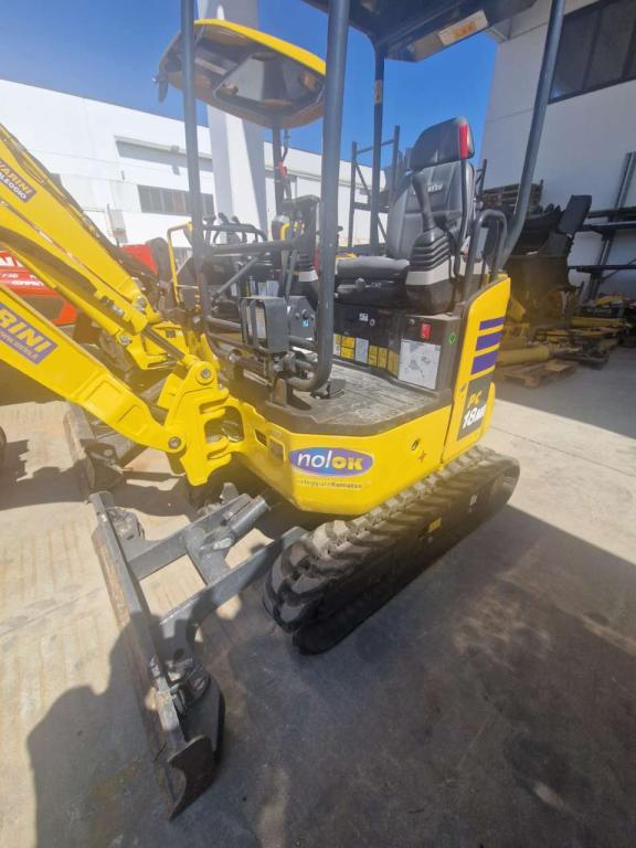 Komatsu PC18MR-5 Photo 4