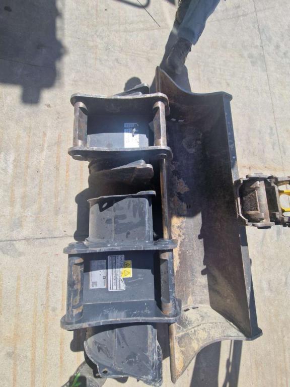 Komatsu PC18MR-5 Photo 5