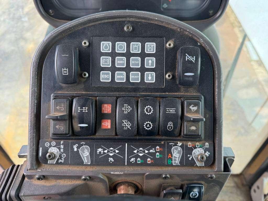 Volvo G946B AWD 6x6 - EPA Certified / 4.27m Blade / Came Photo 9
