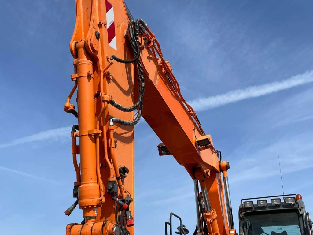 Doosan DX140LCR Photo 11