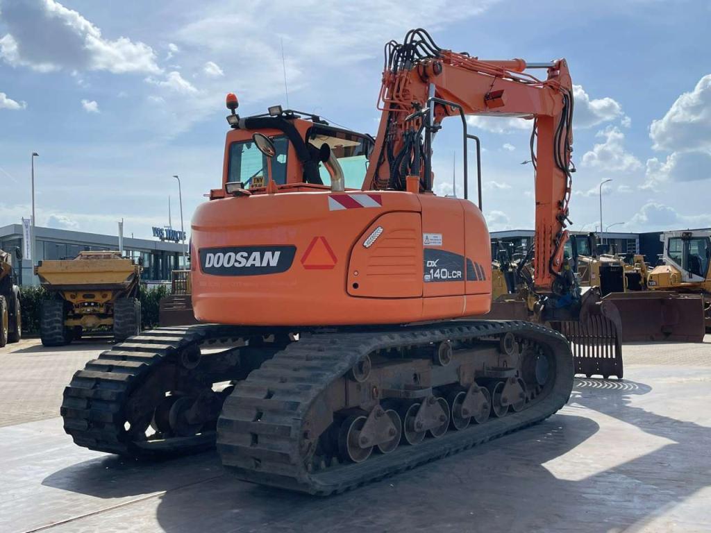 Doosan DX140LCR Photo 5