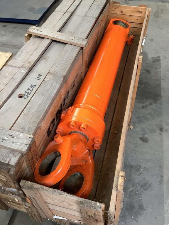 Lifting piston for Fiat Hitachi W270 Photo 2