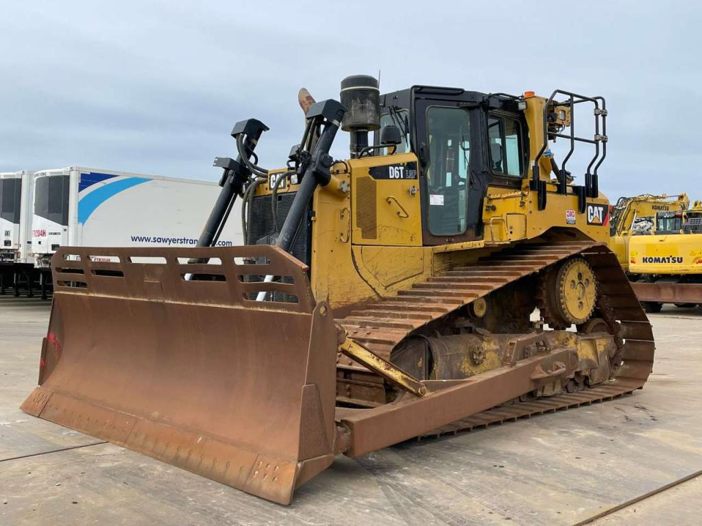 Caterpillar D6T LGP Photo 2