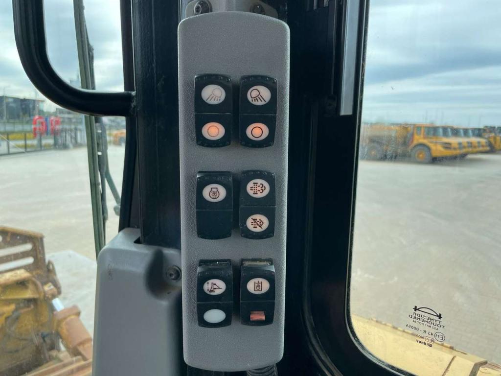 Caterpillar D6T LGP Photo 24