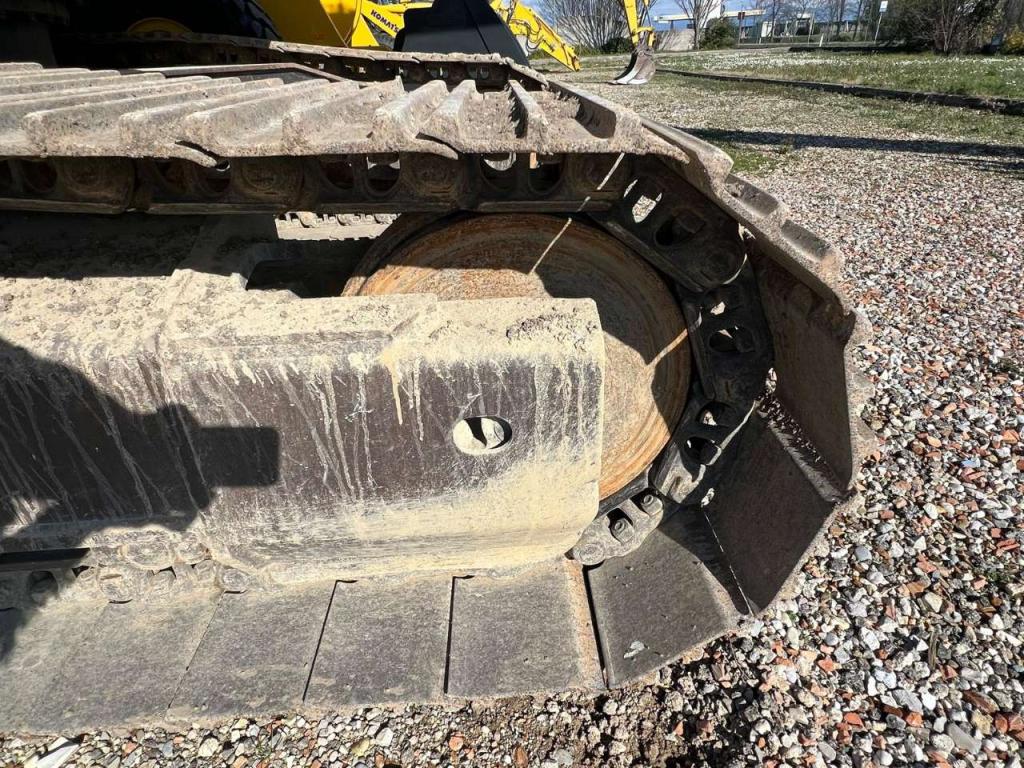 Komatsu PC210LCi-11 Photo 11