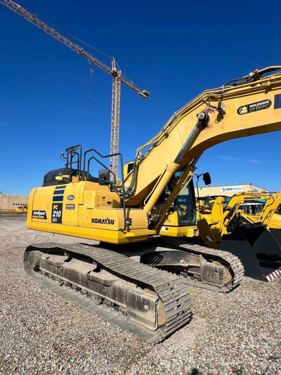 Komatsu PC210LCi-11 Photo 3