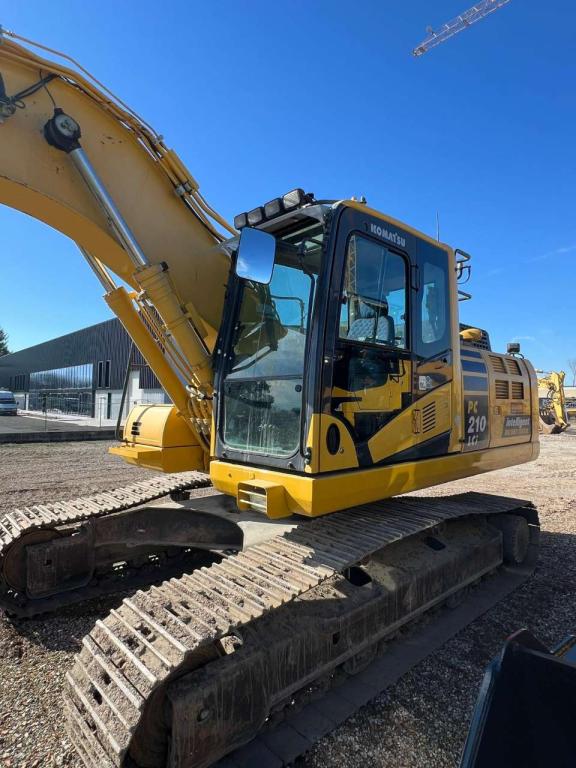 Komatsu PC210LCi-11 Photo 6