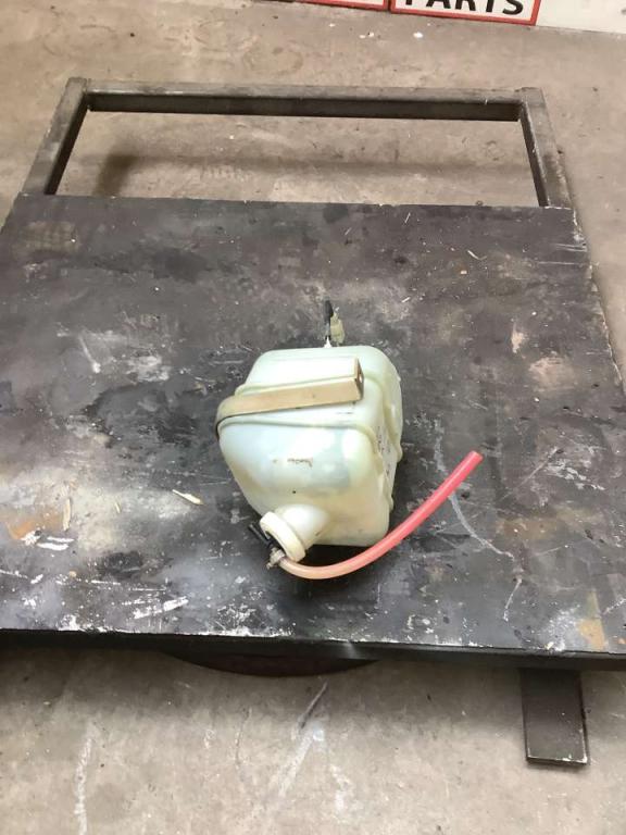 Water tank for New Holland E 385 Photo 2