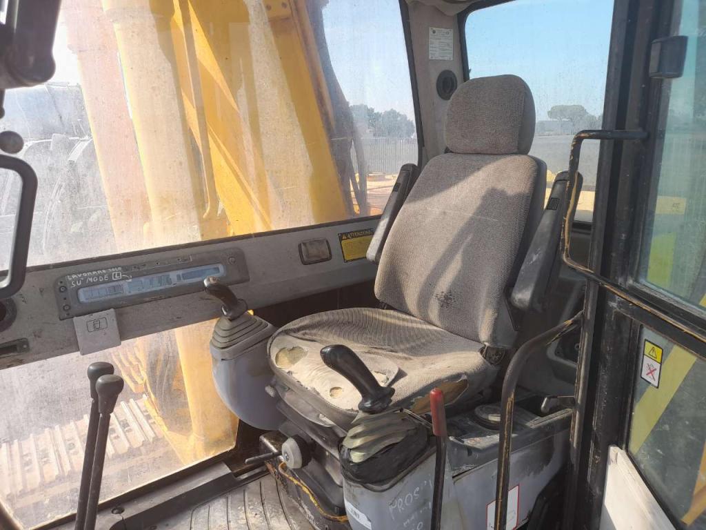 JCB JS 220 Photo 18