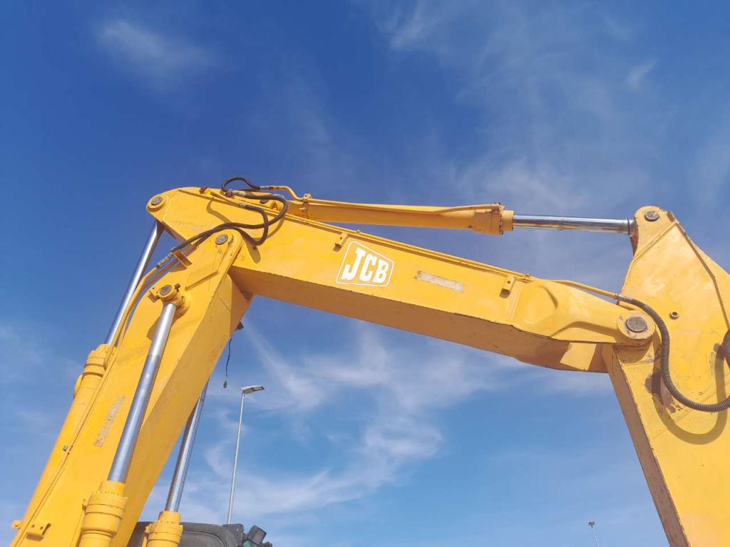JCB JS 220 Photo 3