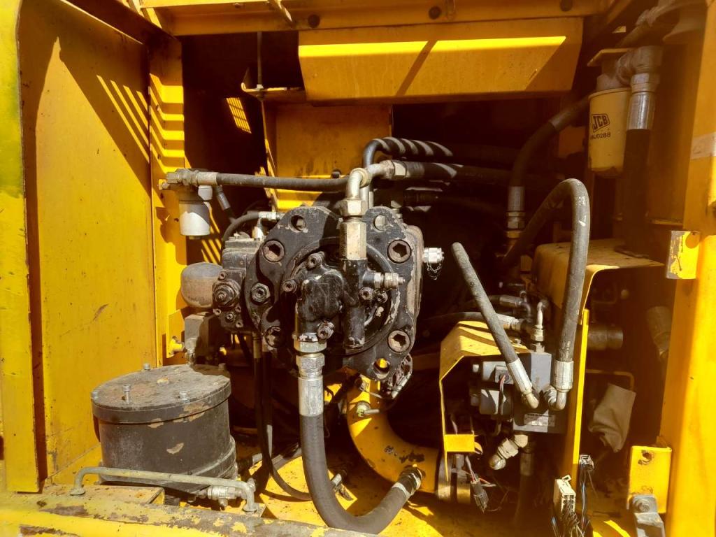 JCB JS 220 Photo 8