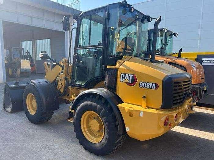 Caterpillar 908M Photo 1
