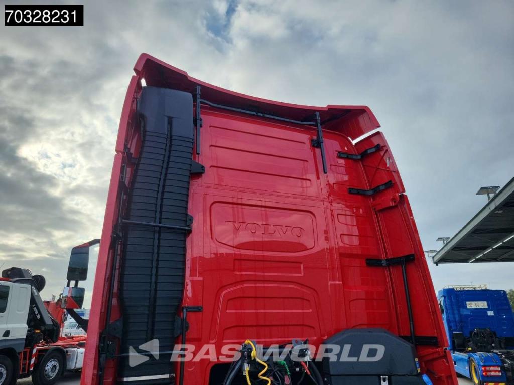 Volvo FH 460 4X2 XL Mega 2x Tanks Navi ACC Photo 12