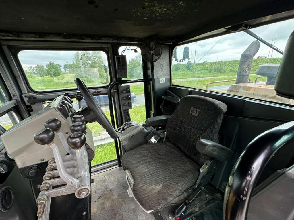 Caterpillar 120K Motor Grader Photo 18