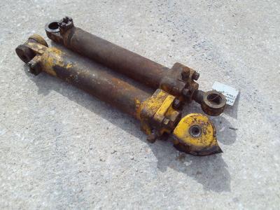 Steering piston for Caterpillar 920 sold by OLM 90 Srl