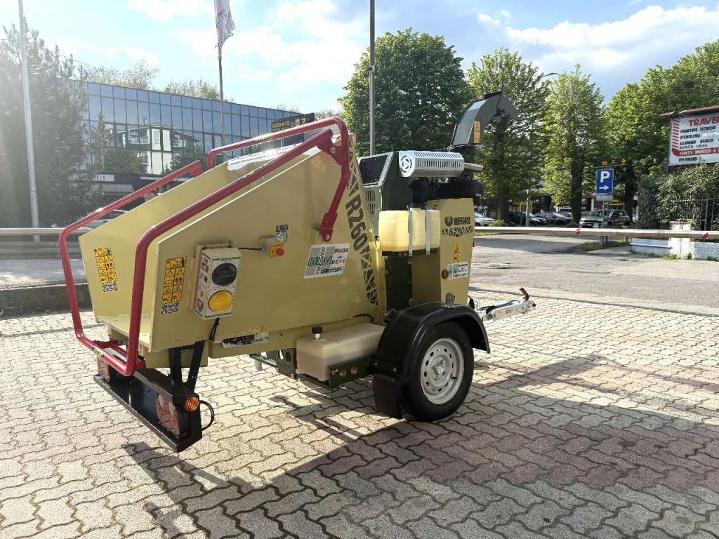 Negri R 260 - CARRELLATO STRADALE - MOTORE KUBOTA - CATENARIA DENTATA Photo 4