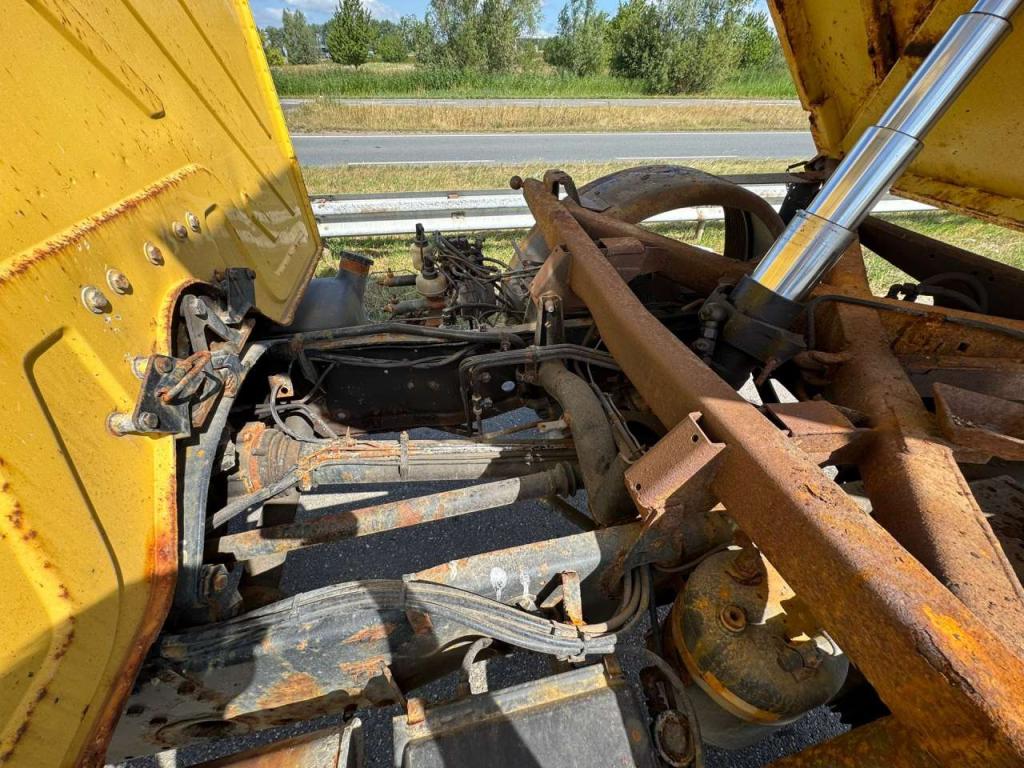Mercedes-Benz Unimog U140 Photo 15