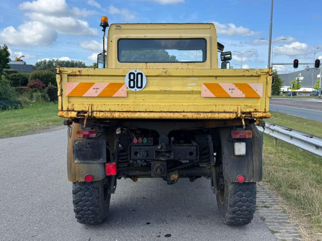 Mercedes-Benz Unimog U140 Photo 4