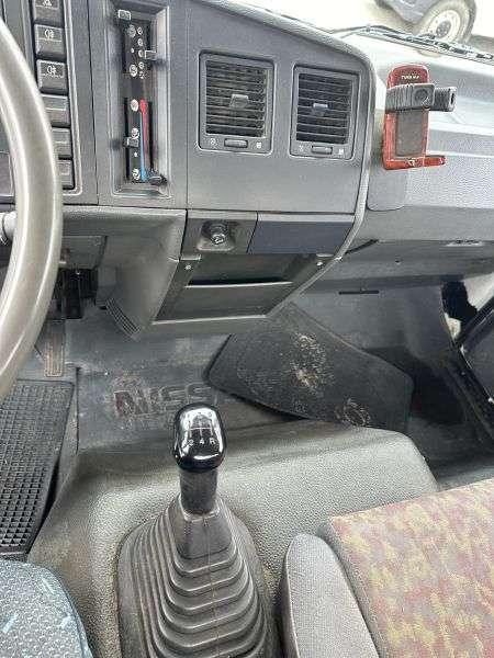 Nissan T135 Photo 11