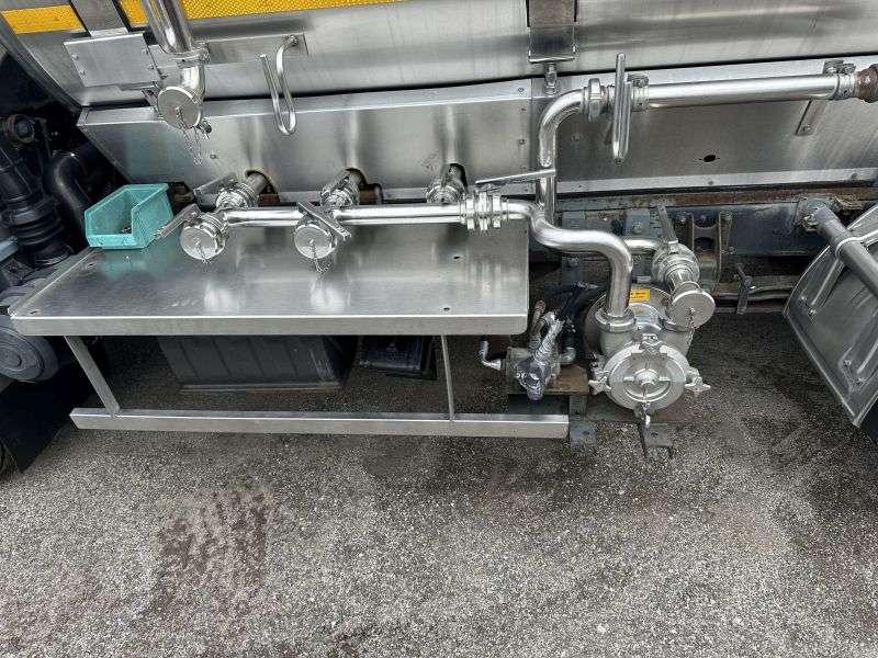 Nissan T135 Photo 8