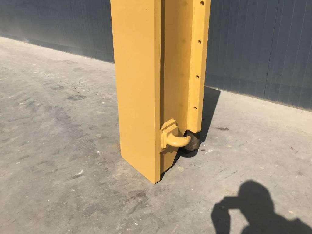 Caterpillar 16M Photo 3