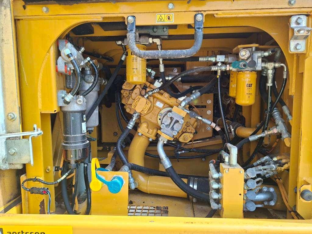 Caterpillar 324EL Photo 16