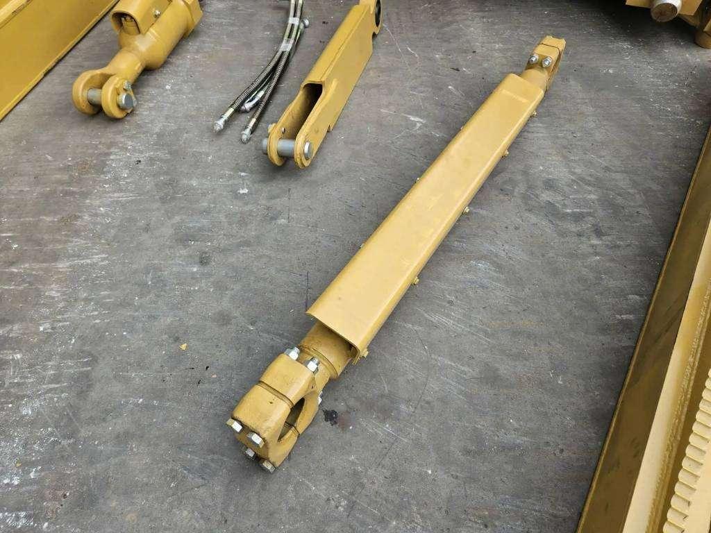 Caterpillar D8R Photo 10